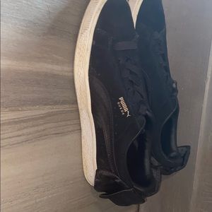 ✨ONLY PAIR✨ BLACK SUEDE PUMA SHOES